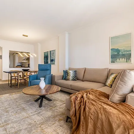 Апартаменты Premium 2br With Beautiful Terrace & Sea Views *