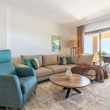 Premium With Large Terrace And Garden