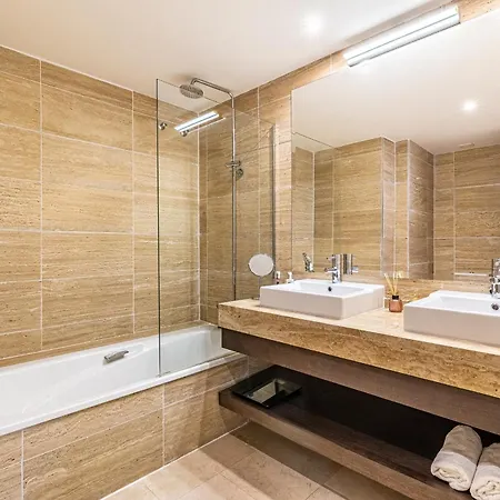 Premium With Large Terrace And Garden