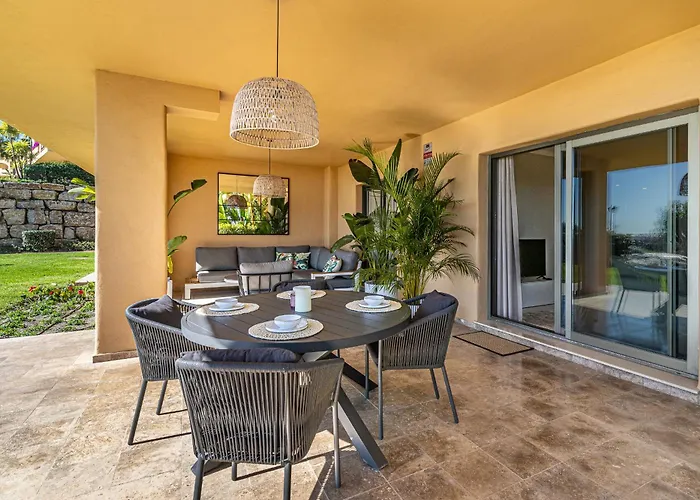 Premium With Large Terrace And Garden Apartment Benahavis