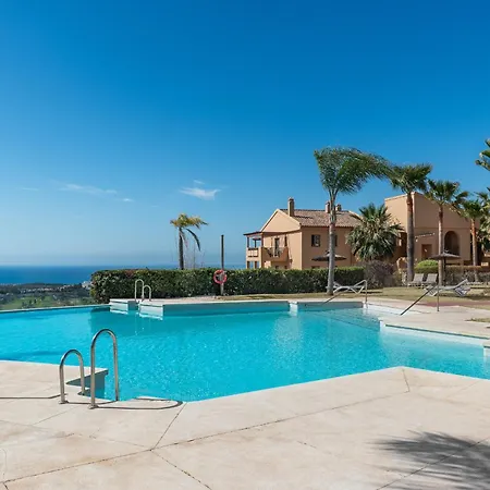 Appartement Premium 2br With Beautiful Terrace & Sea Views *