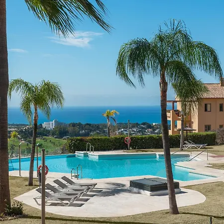 Premium 2br With Beautiful Terrace & Sea Views Appartement *