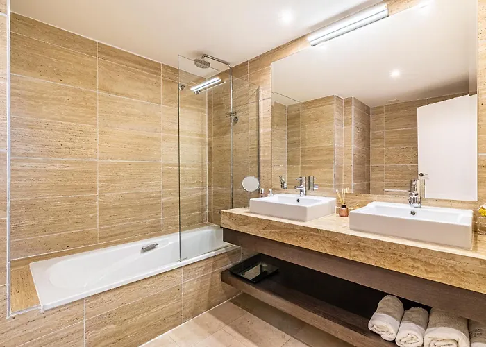 Premium With Large Terrace And Garden