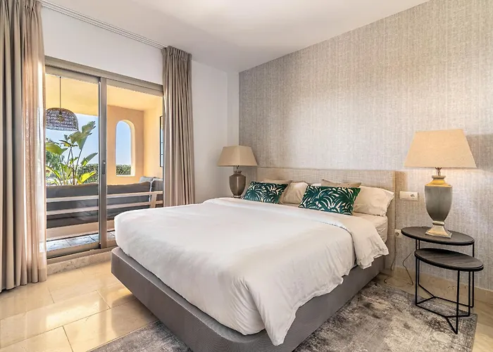 Premium With Large Terrace And Garden Бенахавис